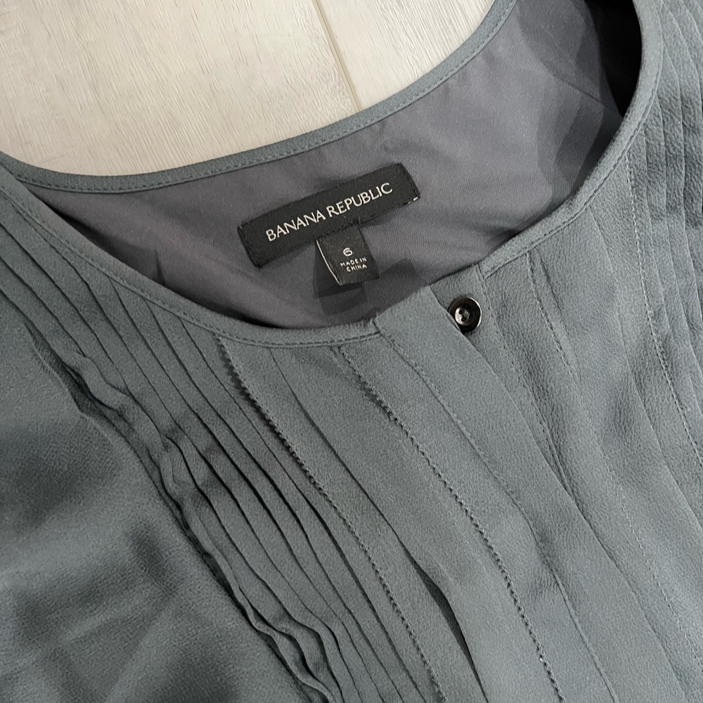 Banana republic cute frill dress - Picture 3 of 3